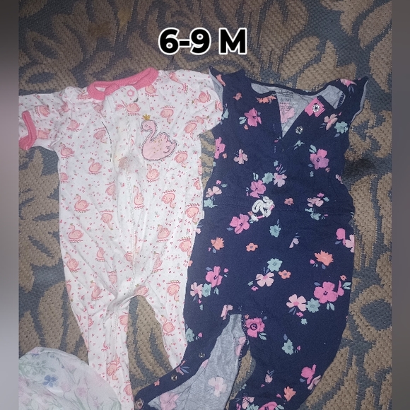 Baby Clothes Perfect condition - Picture 2 of 2